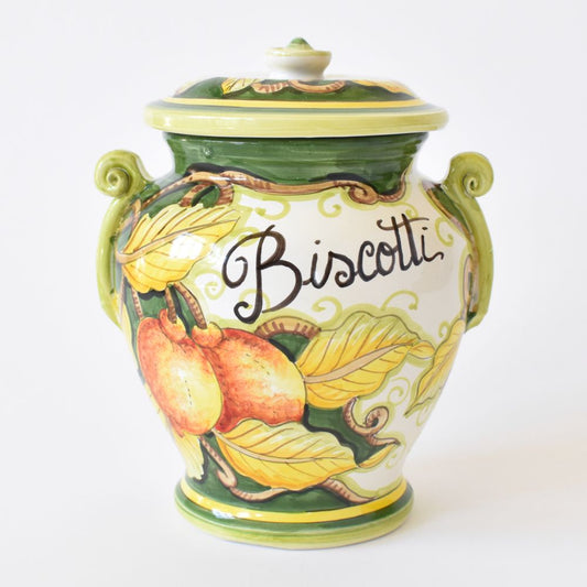 Limoni con barattolo di biscotti verdi